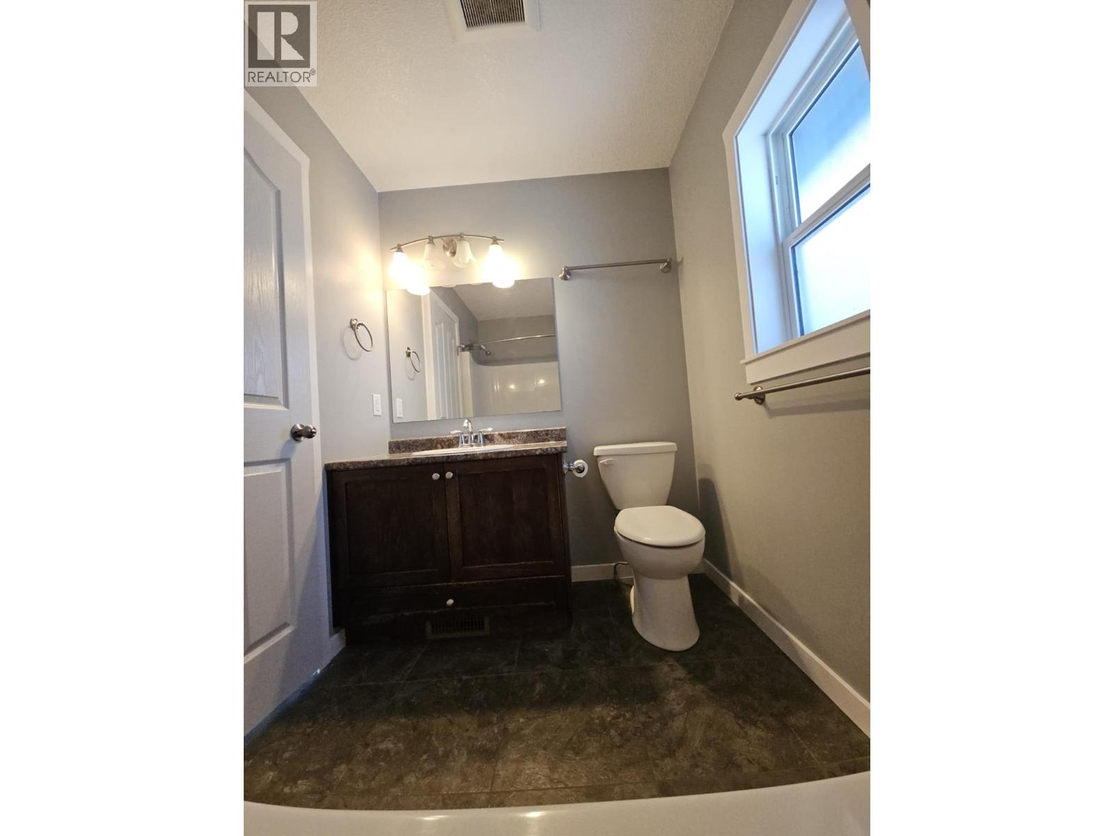 5216 41 Street NE, Chetwynd