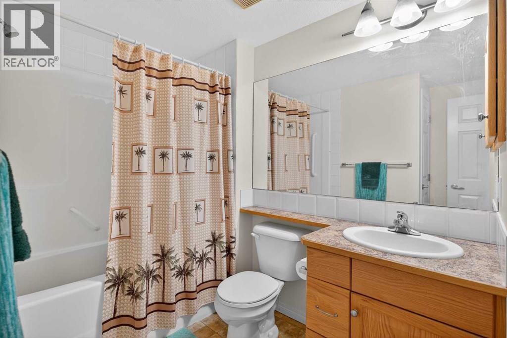 Single Family House for Sale in   Everstone Drive SW Evergreen Calgary 