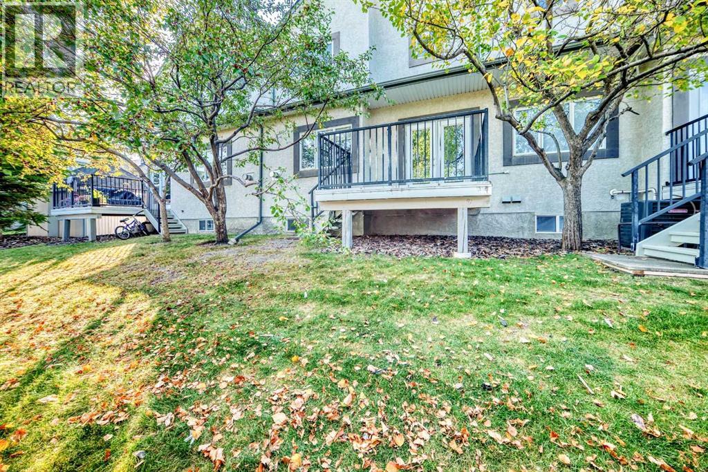 Single Family House for Sale in  simcoe Place SW Signal Hill Calgary 