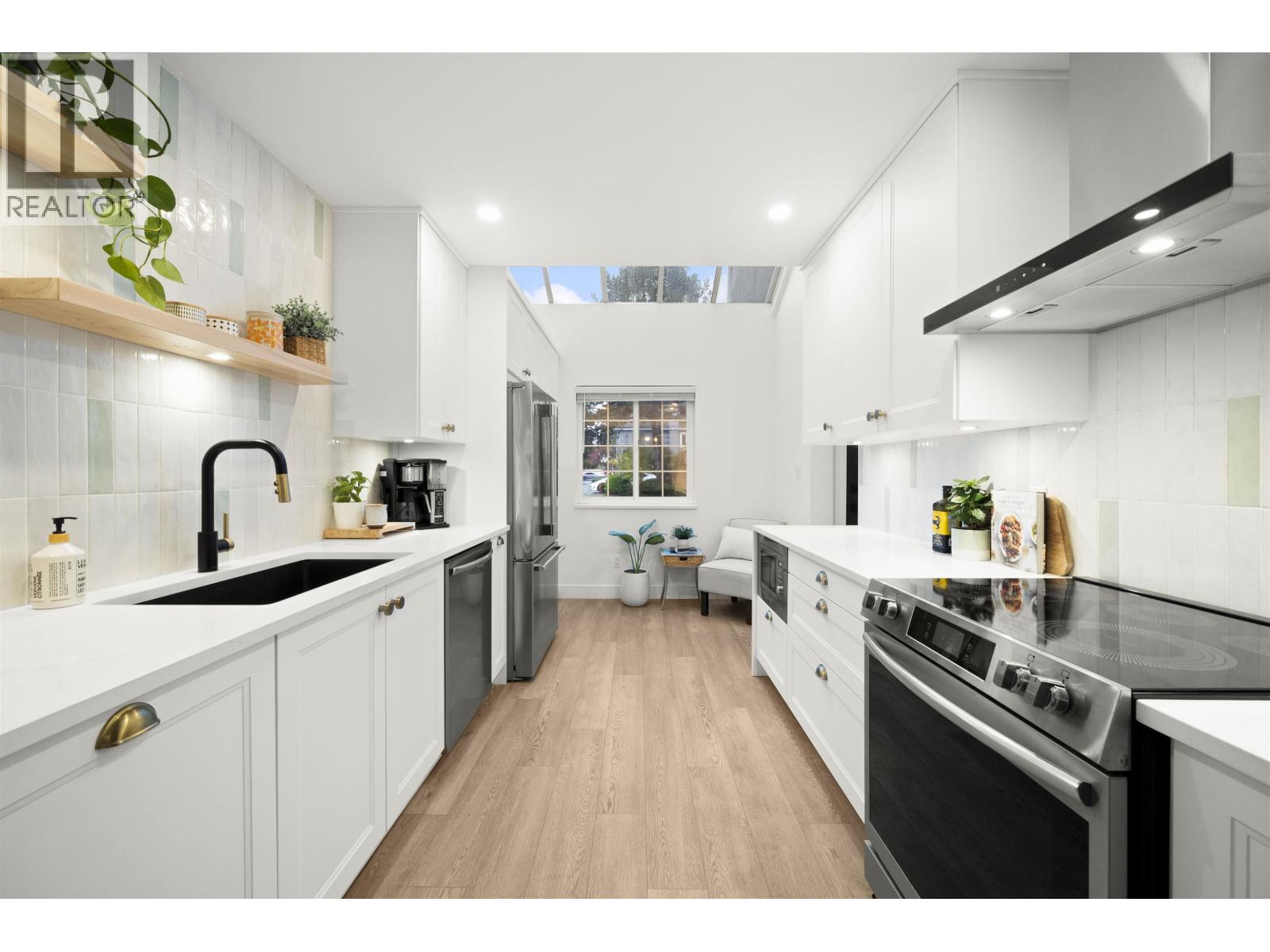 #10-4855 57 Street, Delta