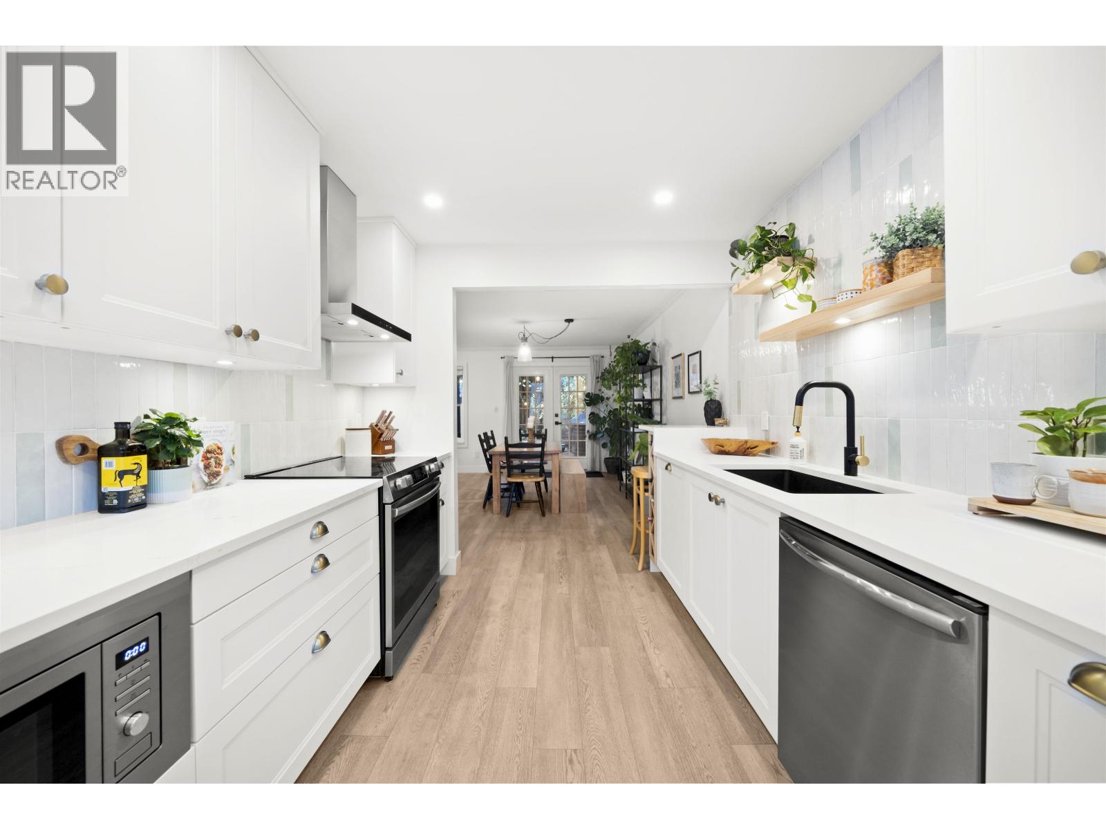 #10-4855 57 Street, Delta