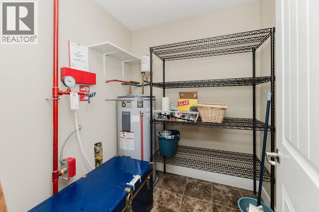 201 518 SHAW ROAD, Gibsons