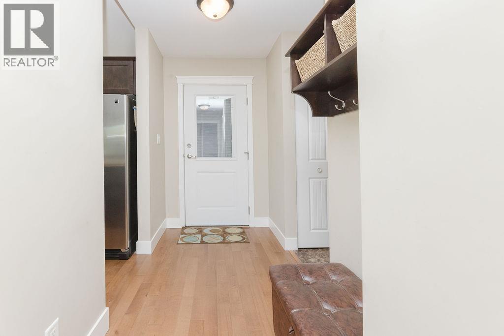 201 518 SHAW ROAD, Gibsons