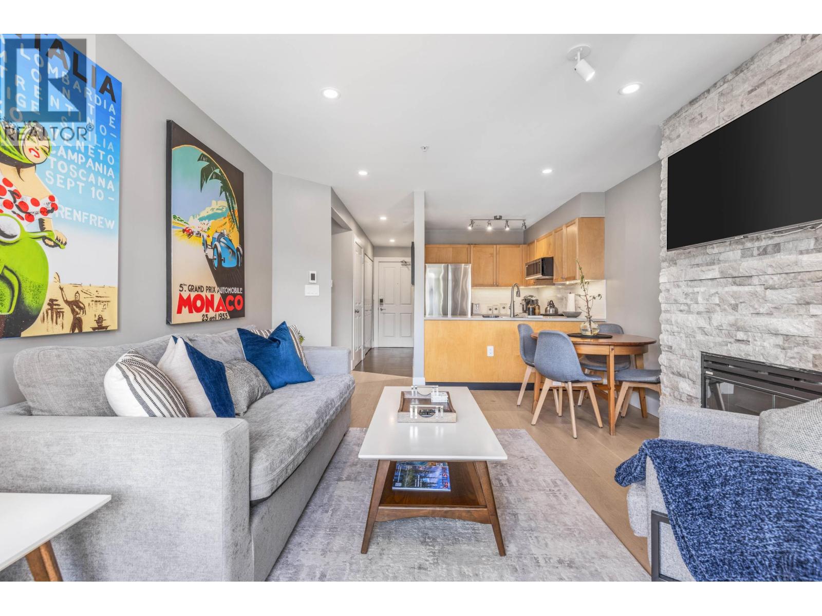 210 8080 NICKLAUS NORTH BOULEVARD, Whistler