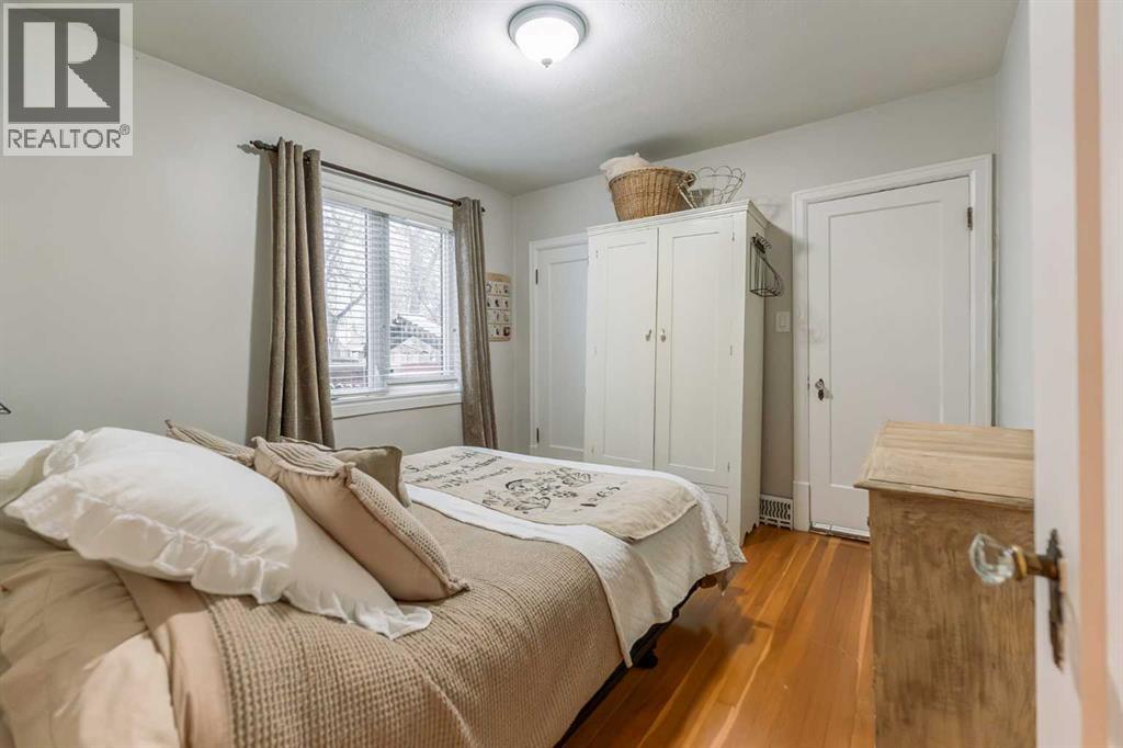 Single Family House Bungalow for Sale in   Street S Victoria Park Lethbridge 