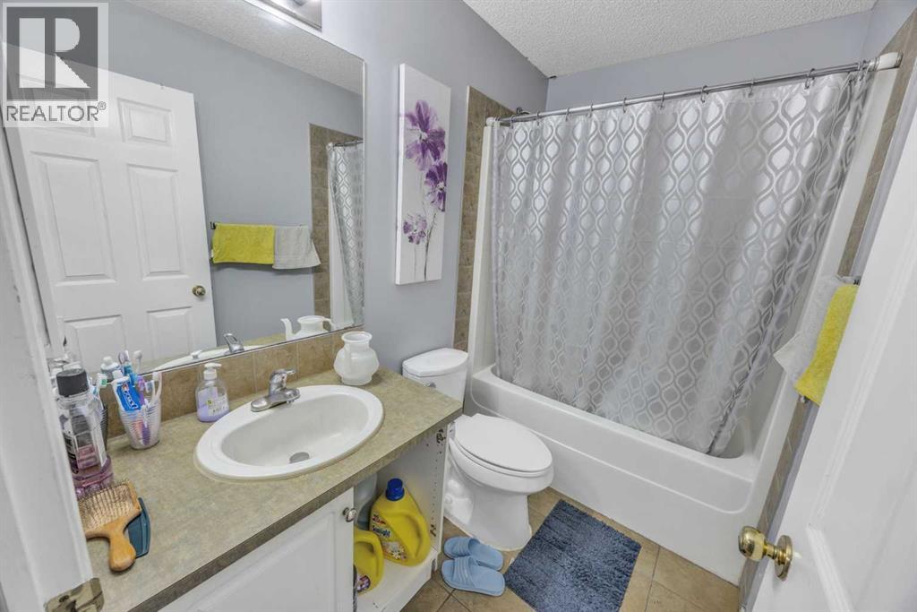 Single Family House Bi-level for Sale in  Saddlemont Way NE Saddle Ridge Calgary 