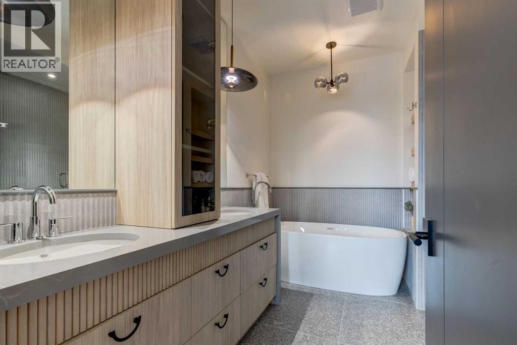 Single Family House for Sale in   Avenue SW Windsor Park Calgary 