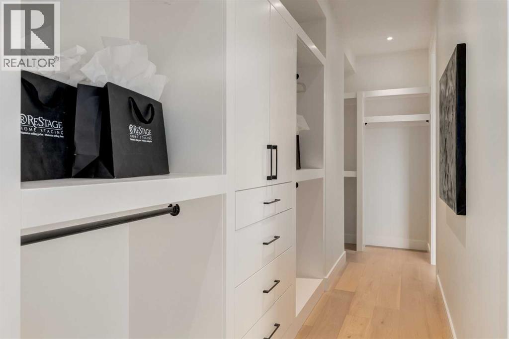 Single Family House for Sale in   Avenue SW Windsor Park Calgary 