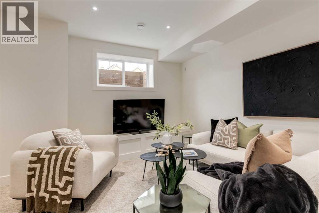 Single Family House for Sale in   Avenue SW Windsor Park Calgary 