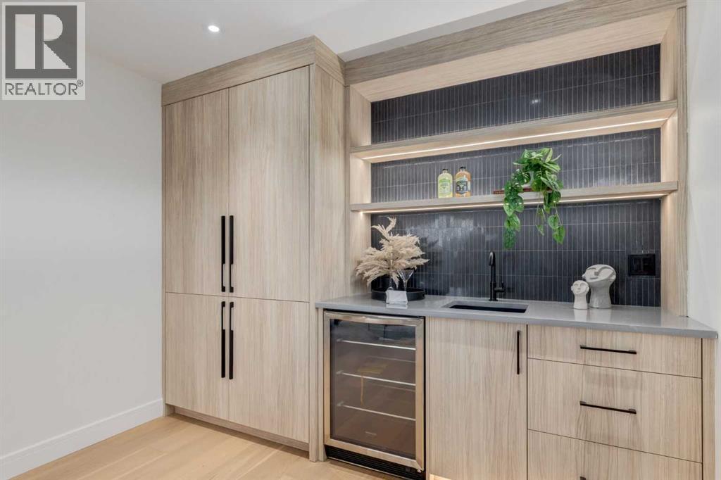 Single Family House for Sale in   Avenue SW Windsor Park Calgary 