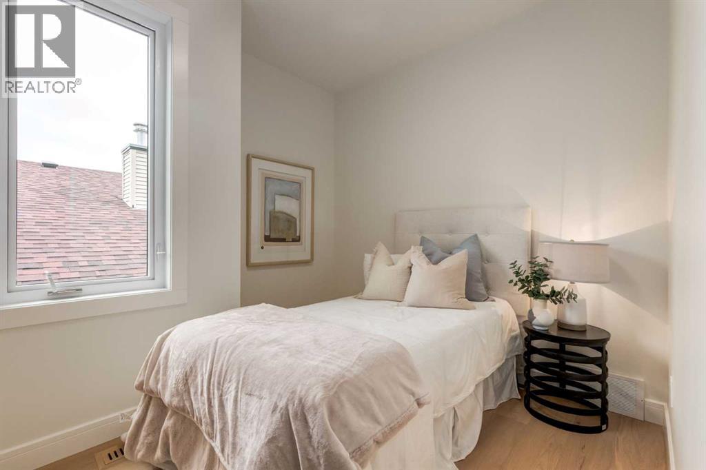 Single Family House for Sale in   Avenue SW Windsor Park Calgary 