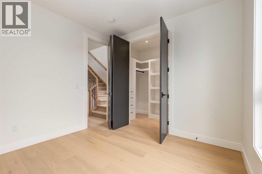 Single Family House for Sale in   Avenue SW Windsor Park Calgary 