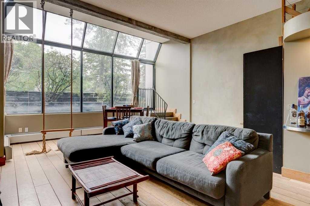 Single Family House Loft for Sale in   Glamis Drive SW Glamorgan Calgary 