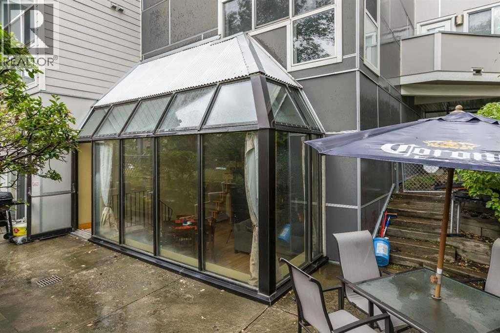 Single Family House Loft for Sale in   Glamis Drive SW Glamorgan Calgary 