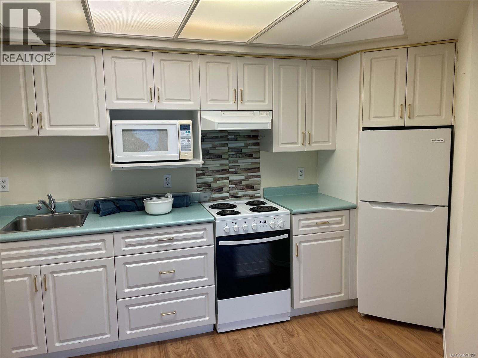 407 264 McVickers St, Parksville