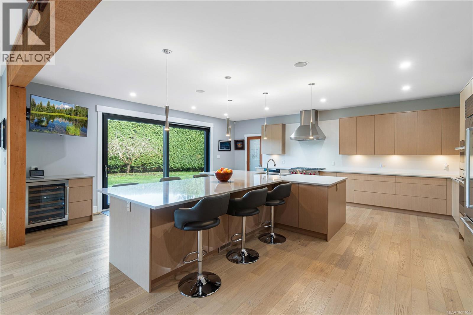 915 Rivers Edge Dr, Nanoose Bay