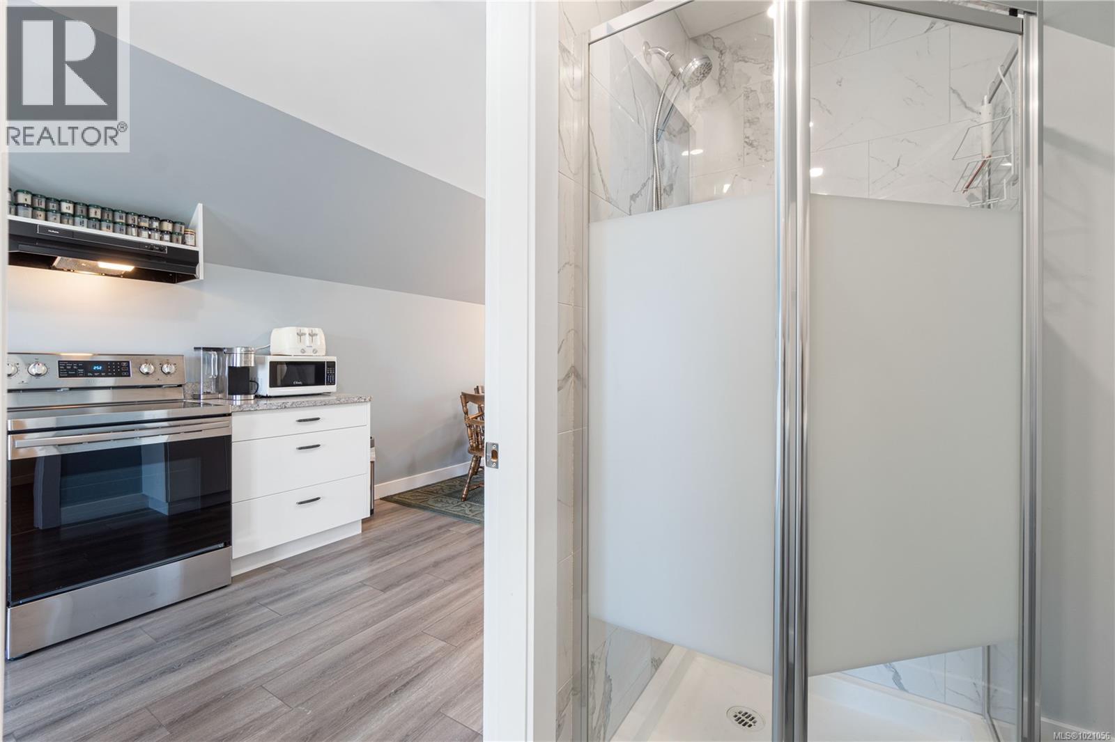 915 Rivers Edge Dr, Nanoose Bay