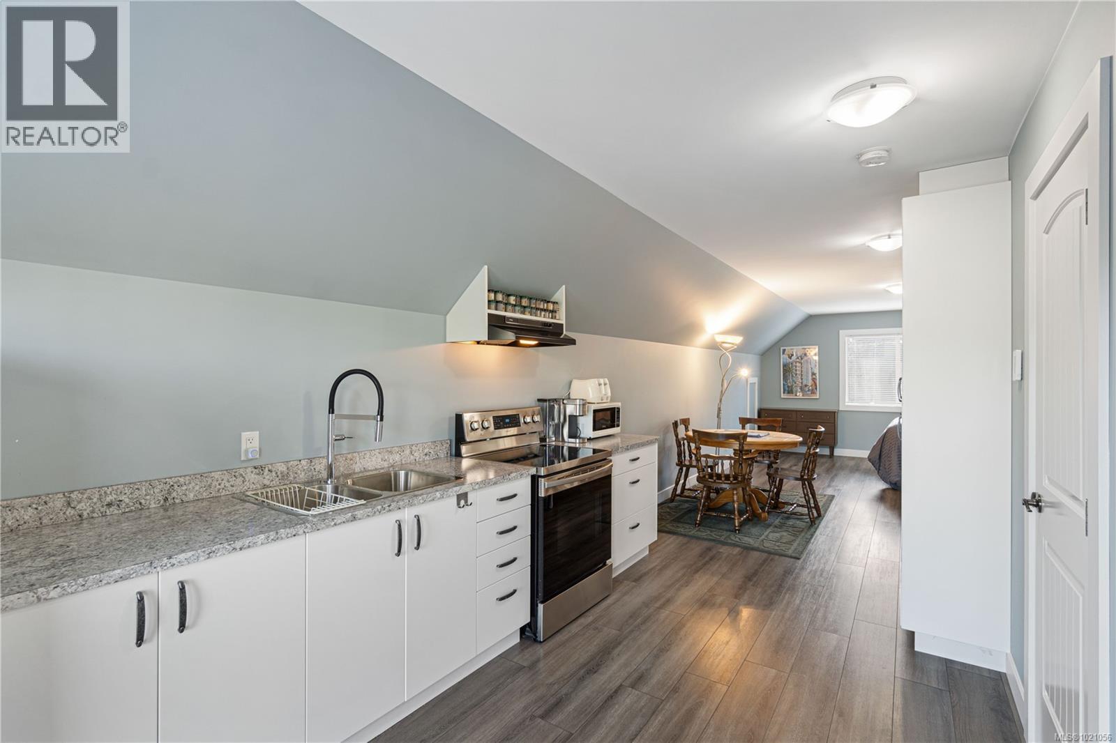 915 Rivers Edge Dr, Nanoose Bay