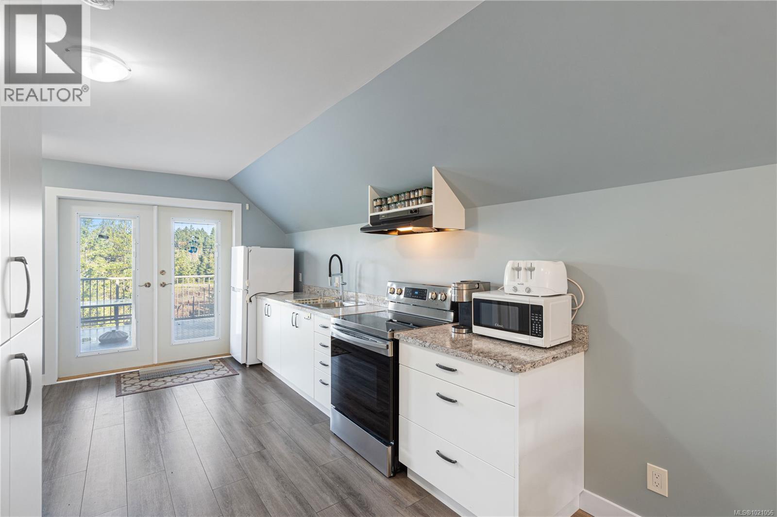 915 Rivers Edge Dr, Nanoose Bay