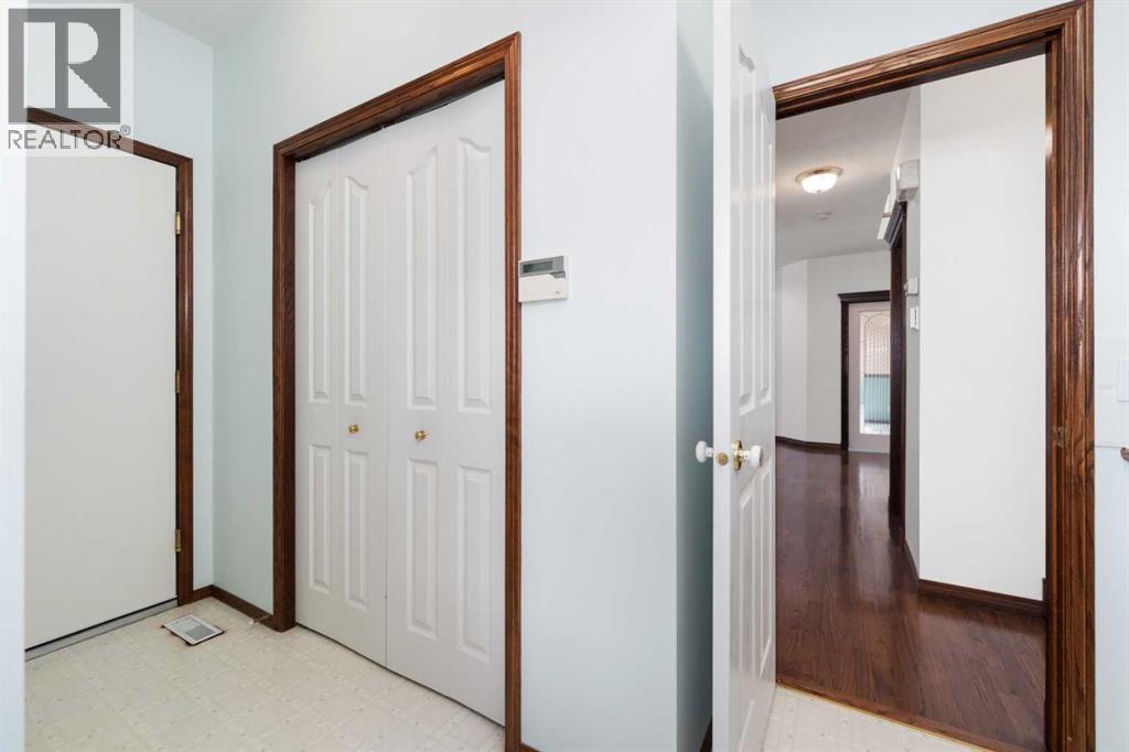 Single Family House for Sale in  Evergreen Hill SW Evergreen Calgary 