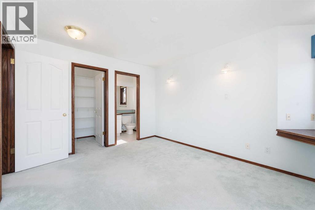 Single Family House for Sale in  Evergreen Hill SW Evergreen Calgary 