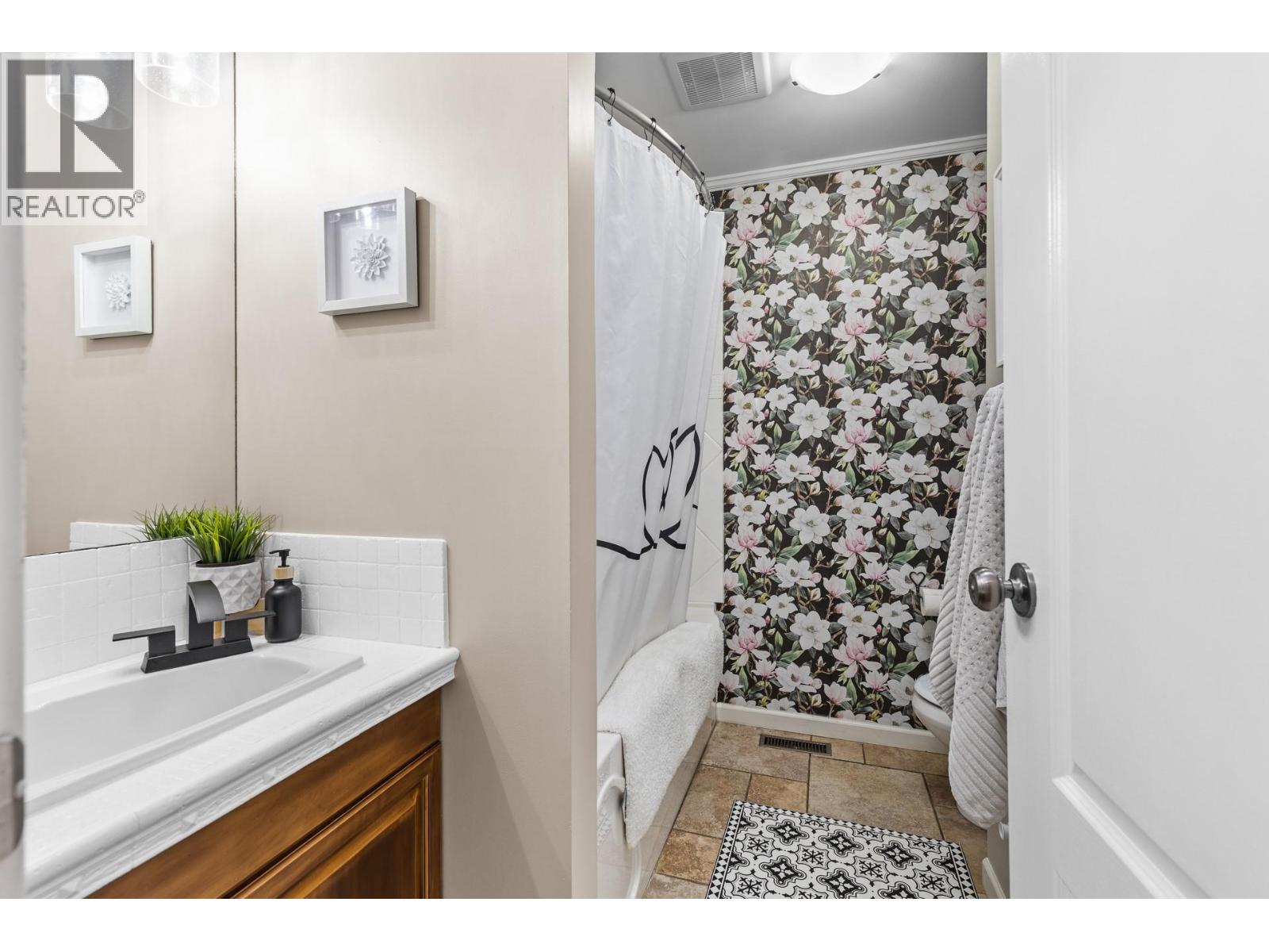  848 LIBAN Court, Kelowna