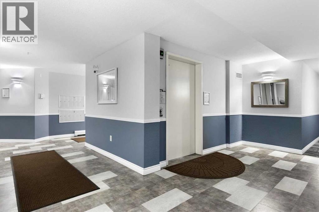 Single Family House for Sale in   Tuscarora Manor NW Tuscany Calgary 