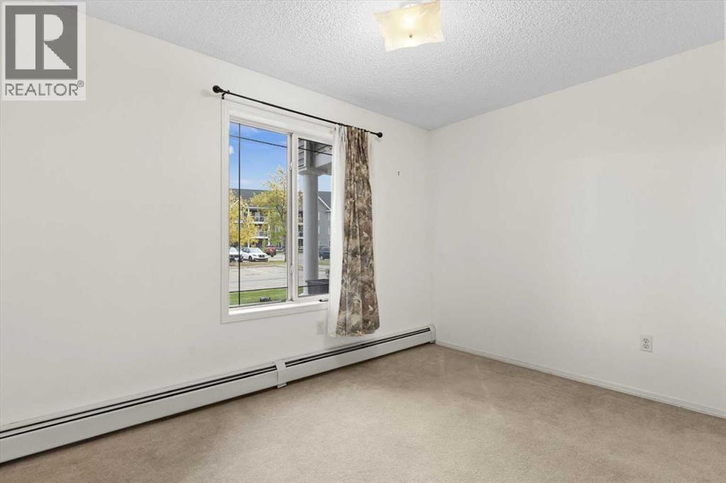 Single Family House for Sale in   Tuscarora Manor NW Tuscany Calgary 