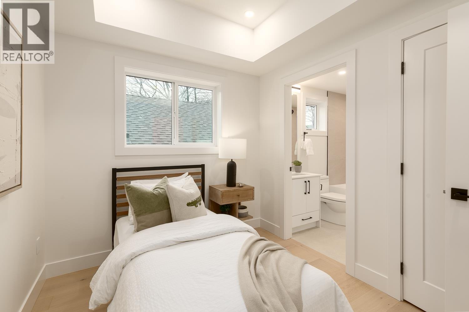 1 3508 E PENDER STREET, Vancouver