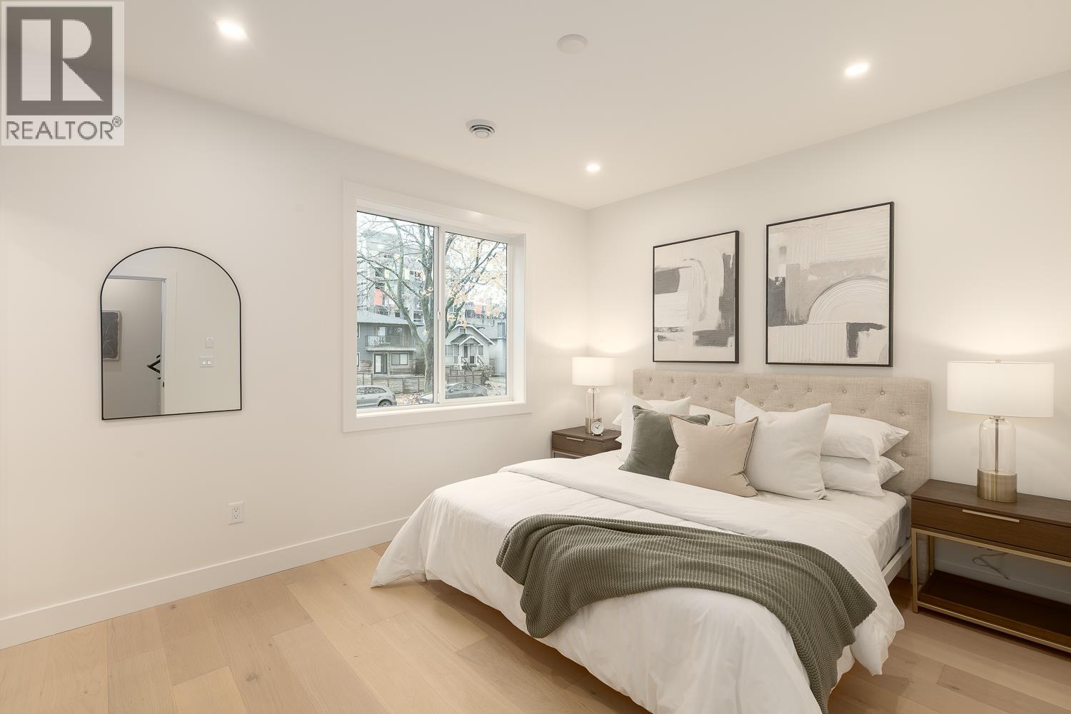 1 3508 E PENDER STREET, Vancouver