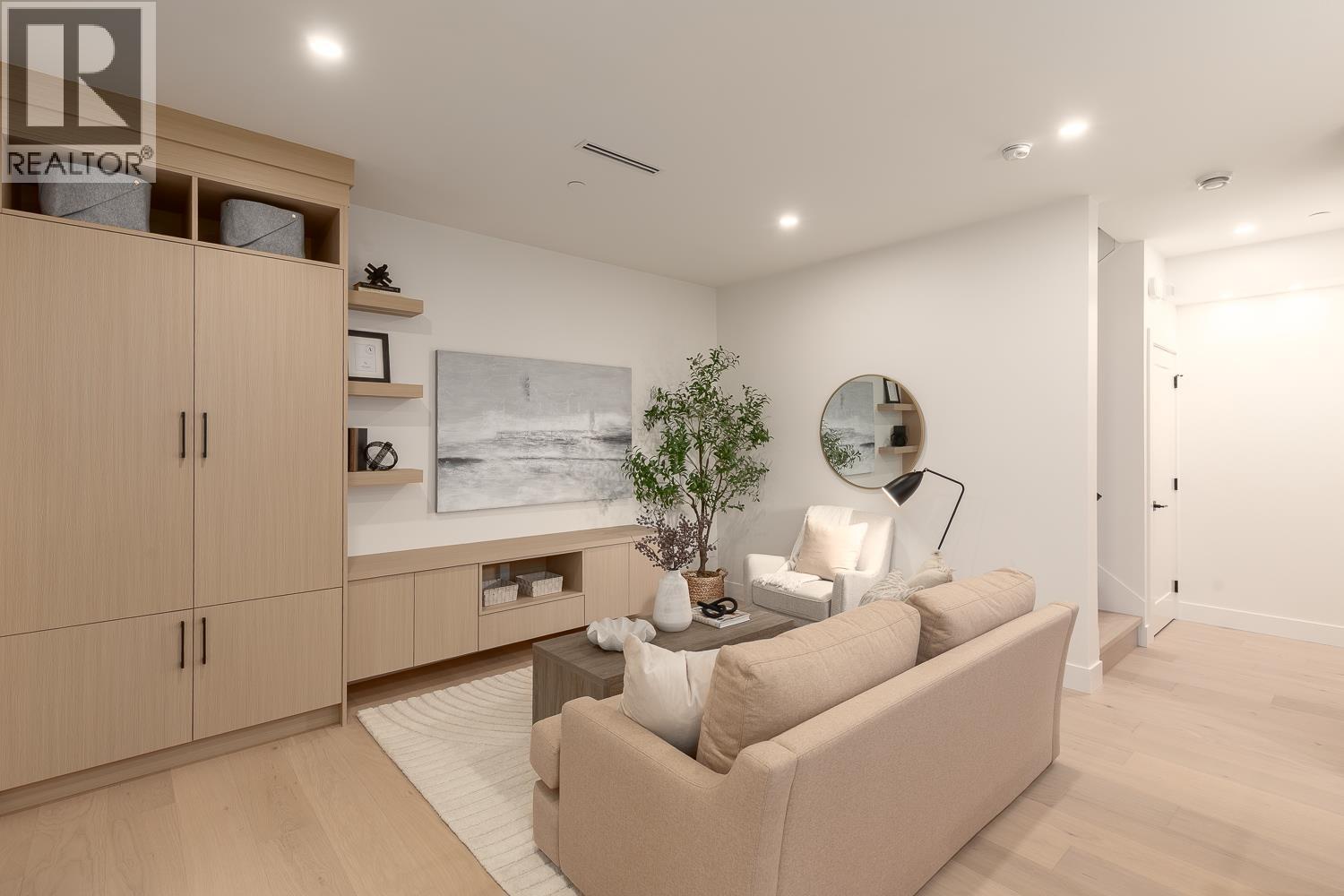 1 3508 E PENDER STREET - Photo 3 of 22, Vancouver, British Columbia