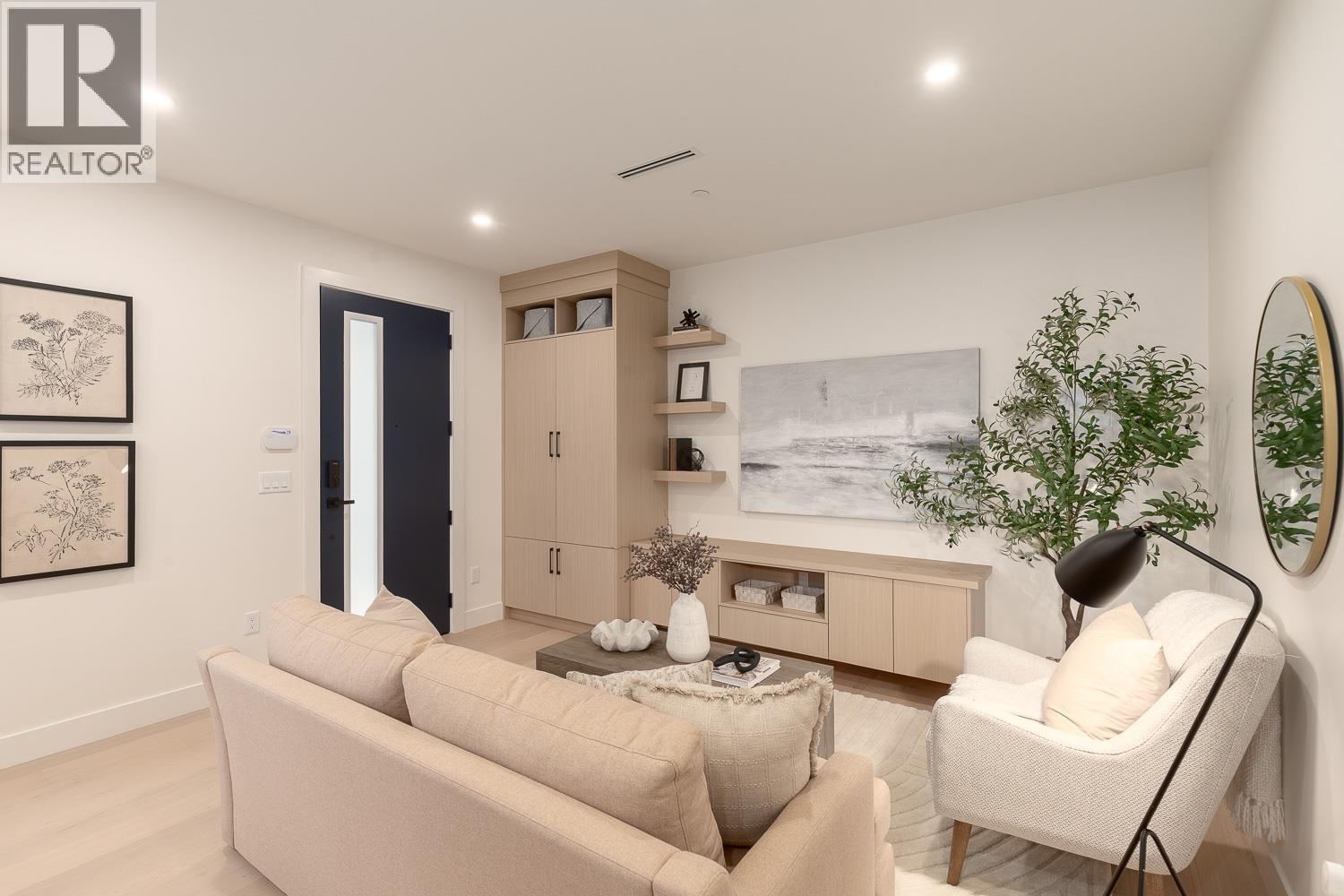 1 3508 E PENDER STREET - Photo 5 of 22, Vancouver, British Columbia