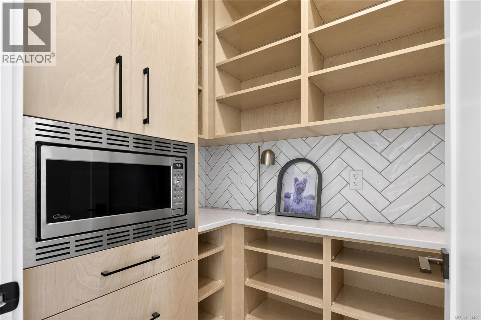  1544 Marble Place, Langford