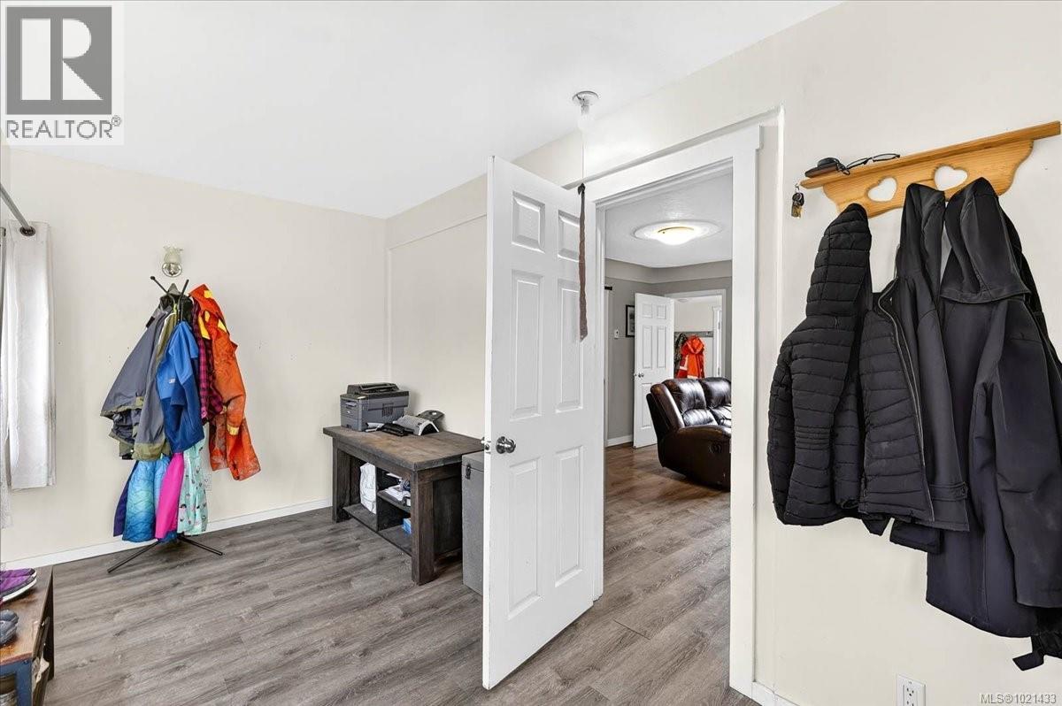 4167 Morton St - 25