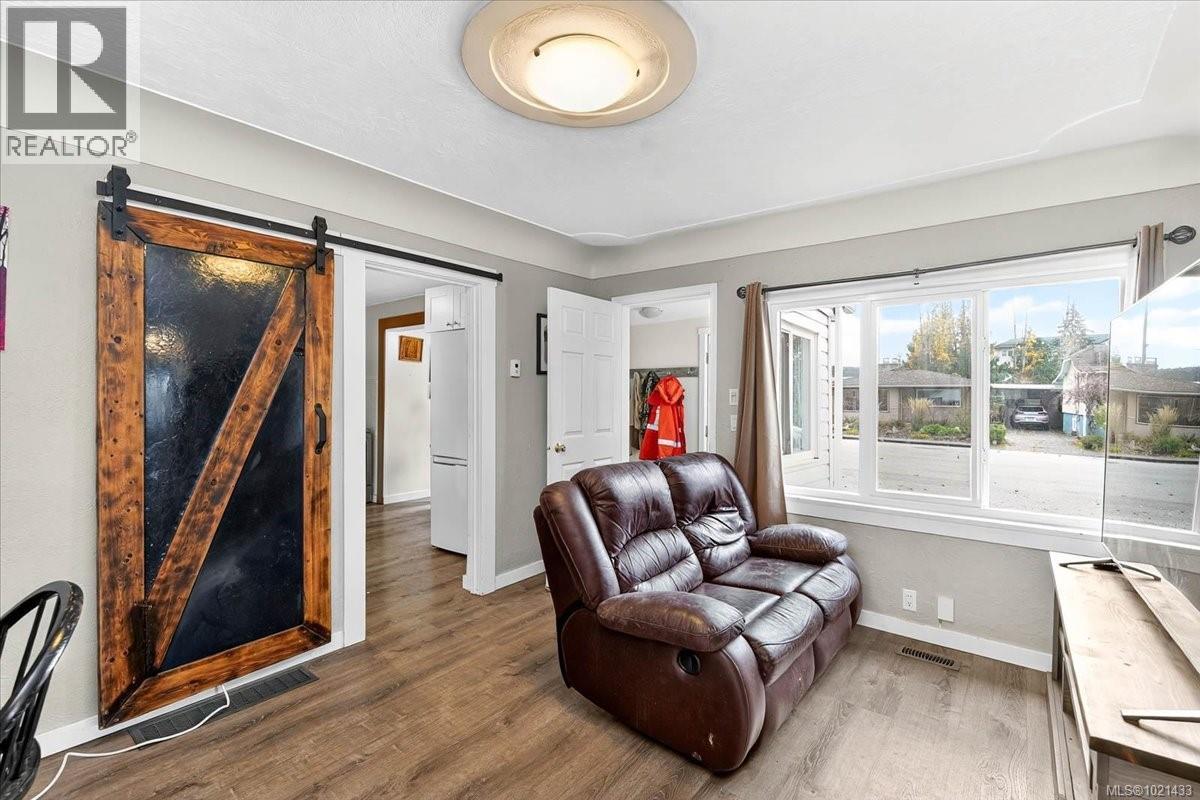 4167 Morton St - 23