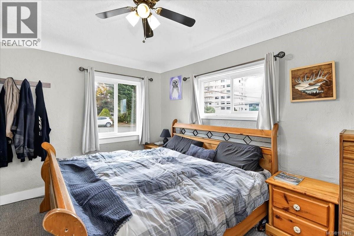 4167 Morton St - 19