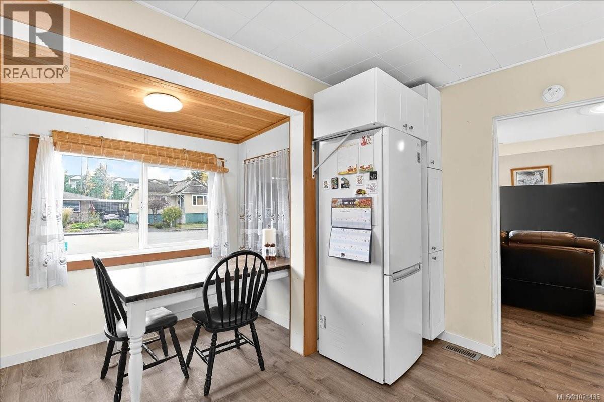 4167 Morton St - 13