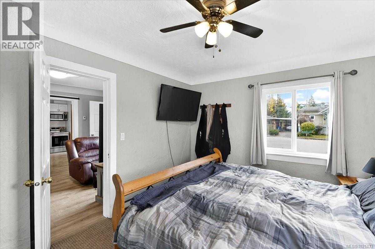 4167 Morton St - 18