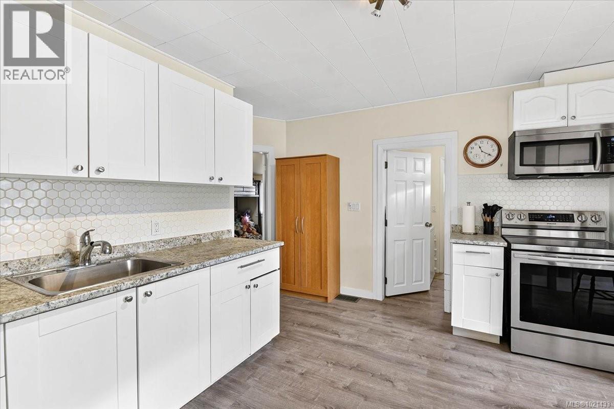 4167 Morton St - 11