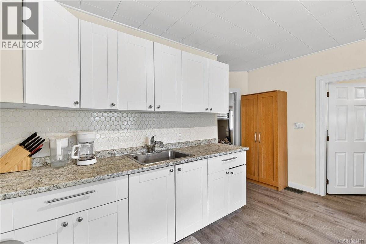 4167 Morton St - 8