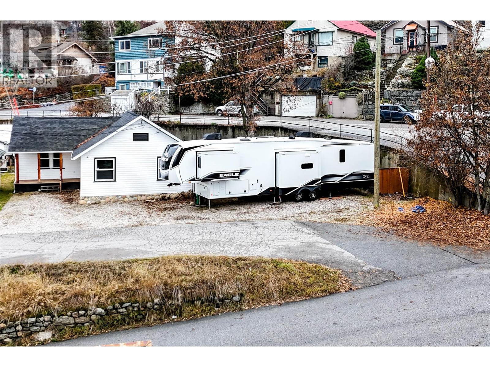 950 Aspen Street, Trail