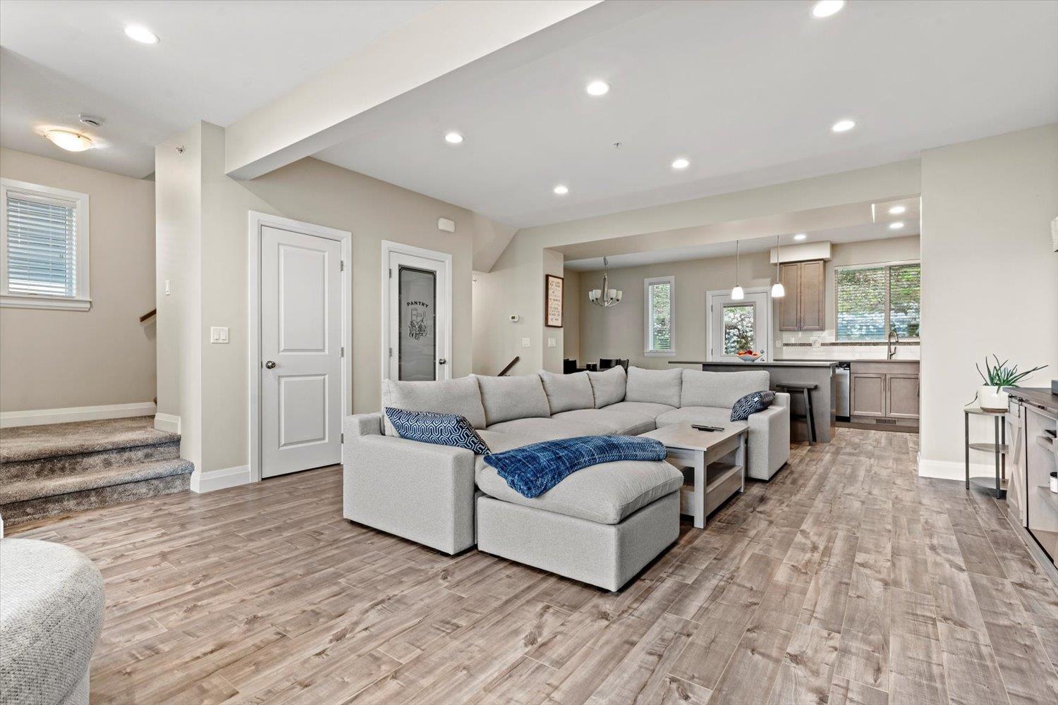 4 6026 LINDEMAN STREET, Promontory, Chilliwack