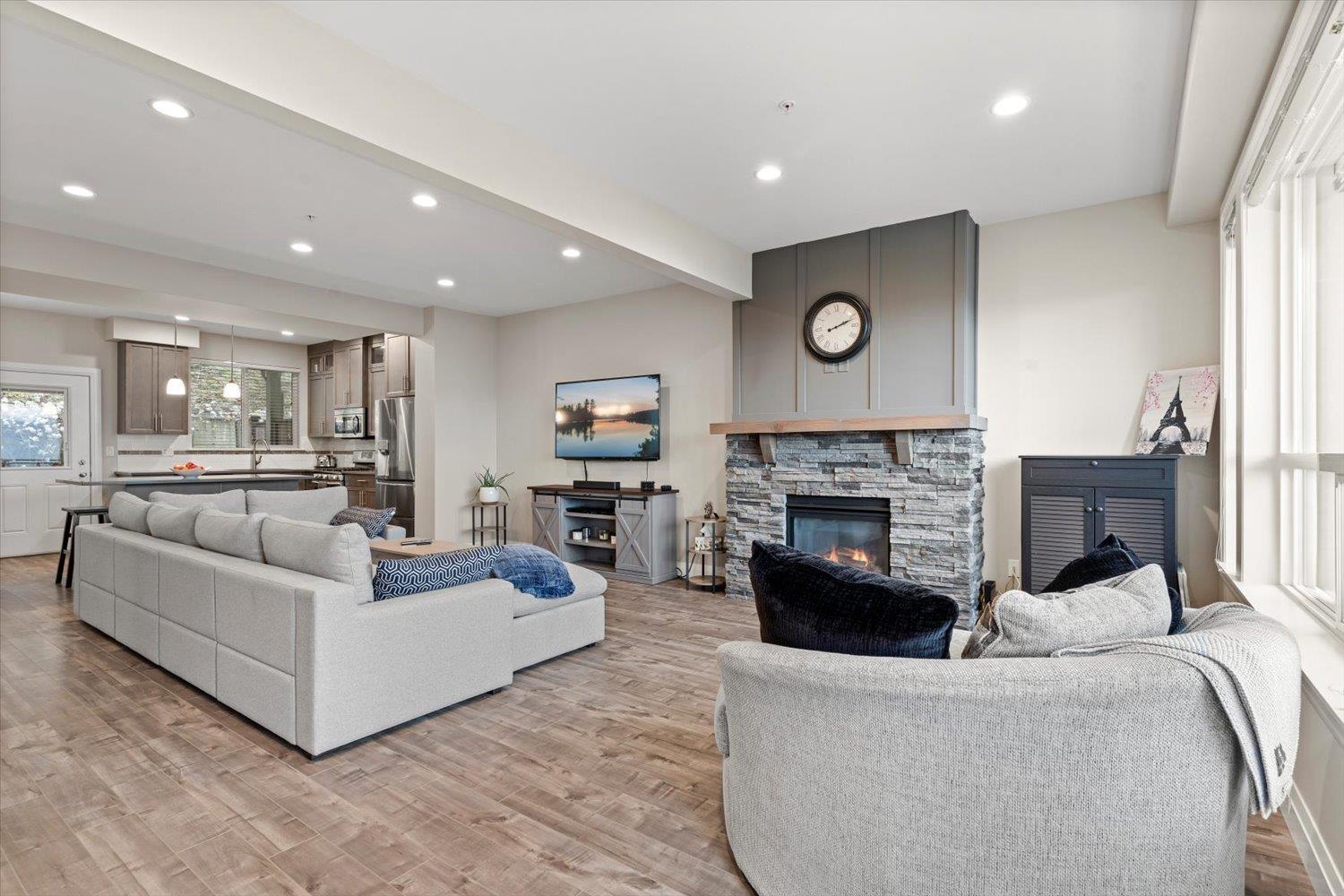 4 6026 LINDEMAN STREET, Promontory, Chilliwack