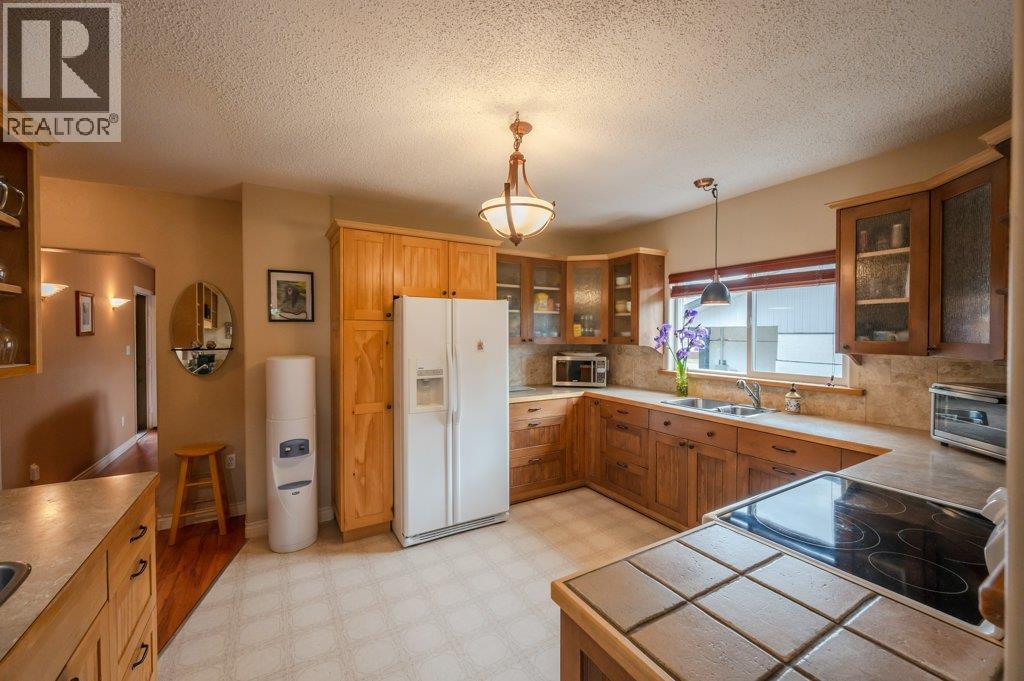 703 Similkameen Avenue, Oliver