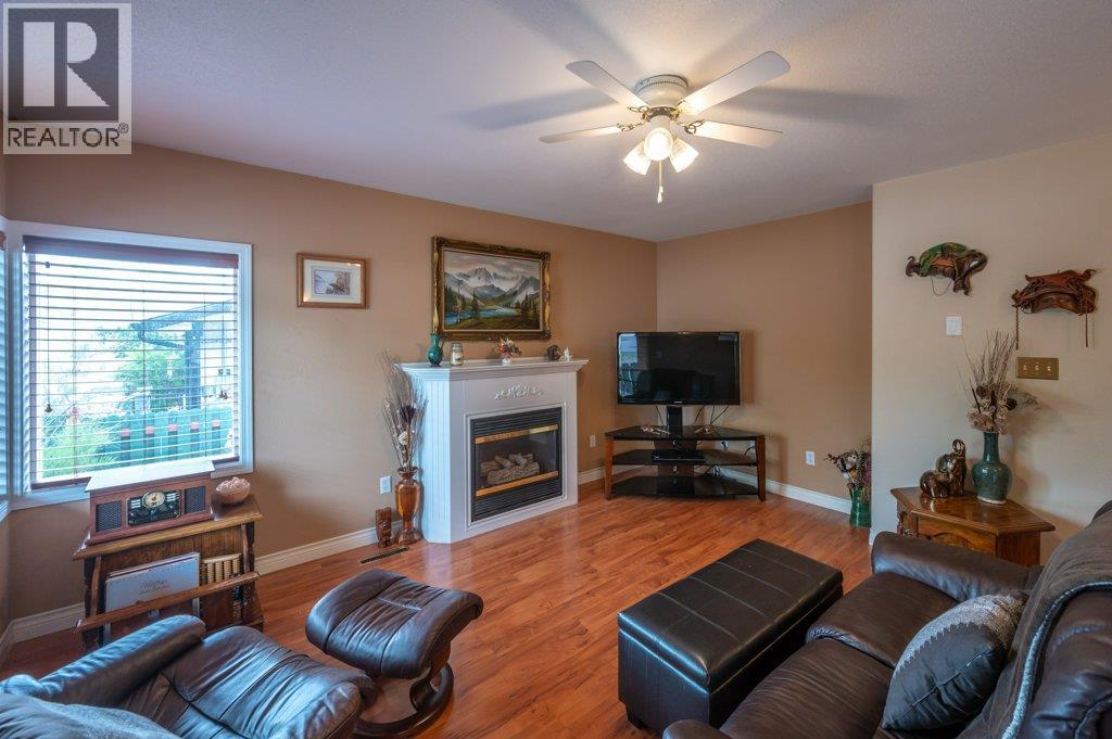 703 Similkameen Avenue, Oliver