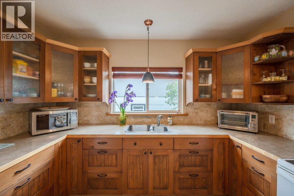 703 Similkameen Avenue, Oliver