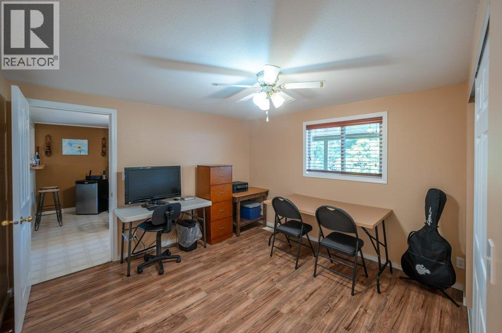 703 Similkameen Avenue, Oliver