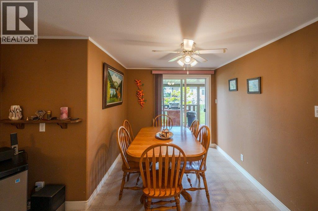 703 Similkameen Avenue, Oliver