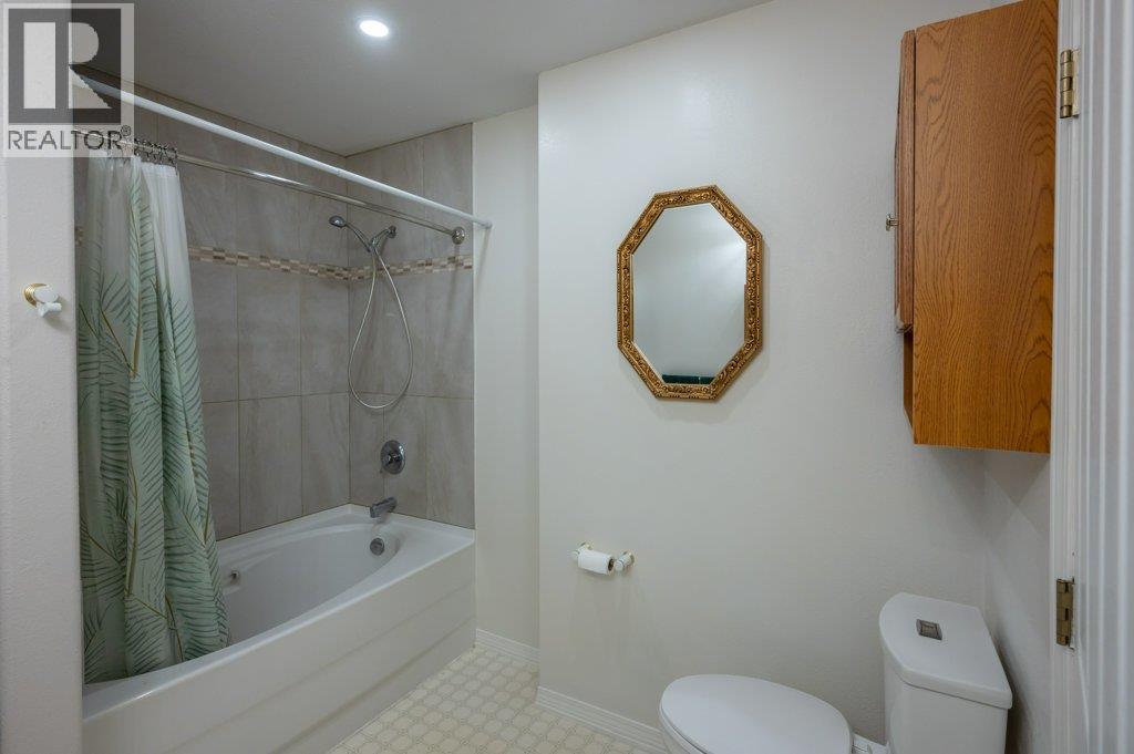 703 Similkameen Avenue, Oliver