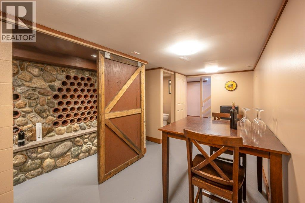 703 Similkameen Avenue, Oliver